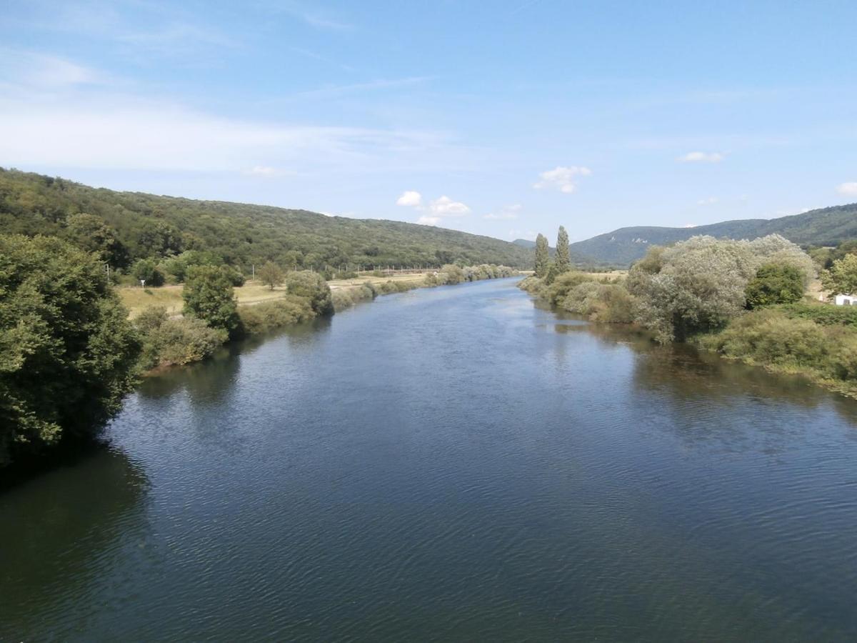 Gite 3 Etoiles "Entre Sources Et Riviere" Besancon Vaire-le-Grand Exterior photo